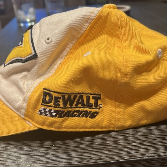 Matt Kenseth Signed Dewalt nascar hat. - Picture 2 of 4